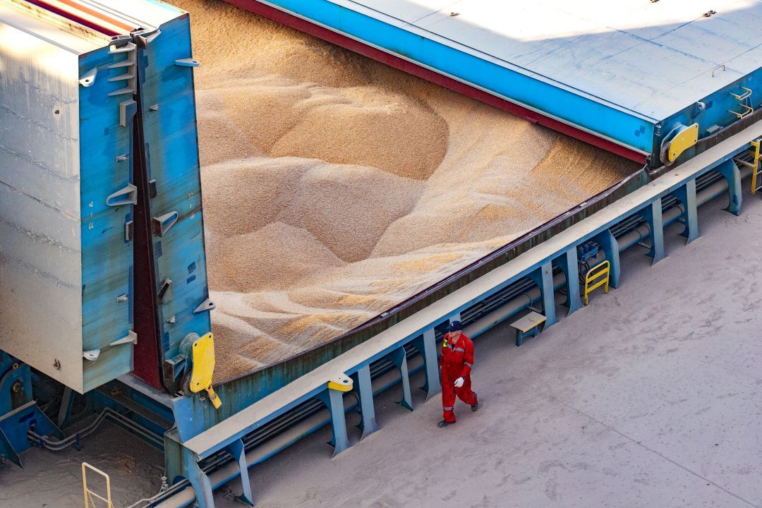 Balança comercial tem superávit recorde de US$ 8,7 bi em novembro