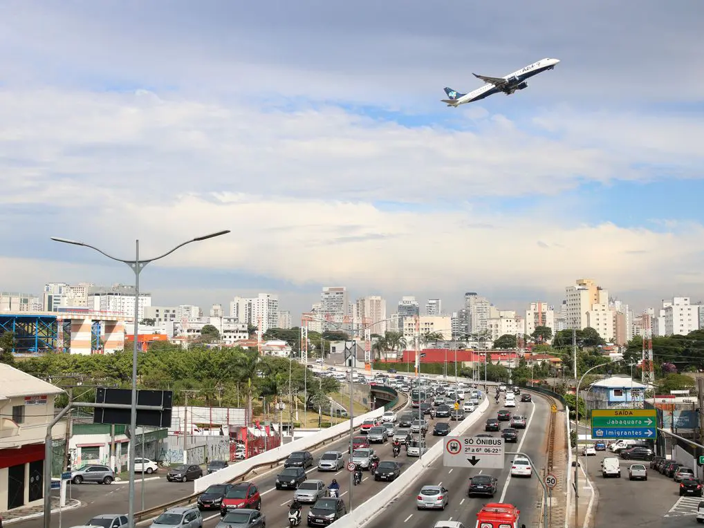 Saiba quem pode comprar passagem aérea a R$ 200 pelo Voa Brasil