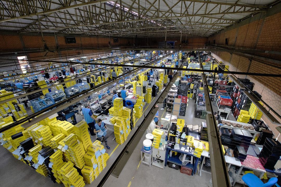 Balança comercial de calçados cai 23% em 2023