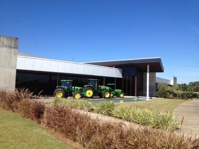 John Deere anuncia novos investimentos no Sul