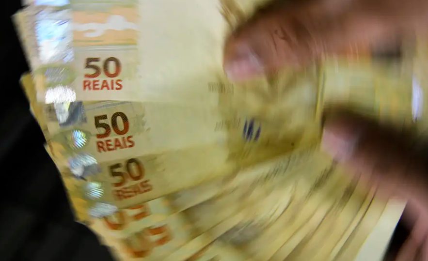 Governo prorroga Desenrola até 20 de maio