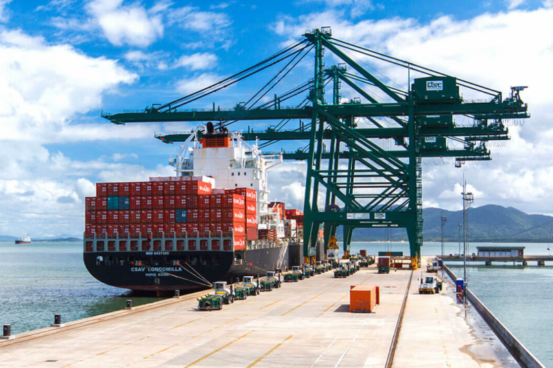 Gecex sobretaxa resinas plásticas dos Estados Unidos e do Canadá