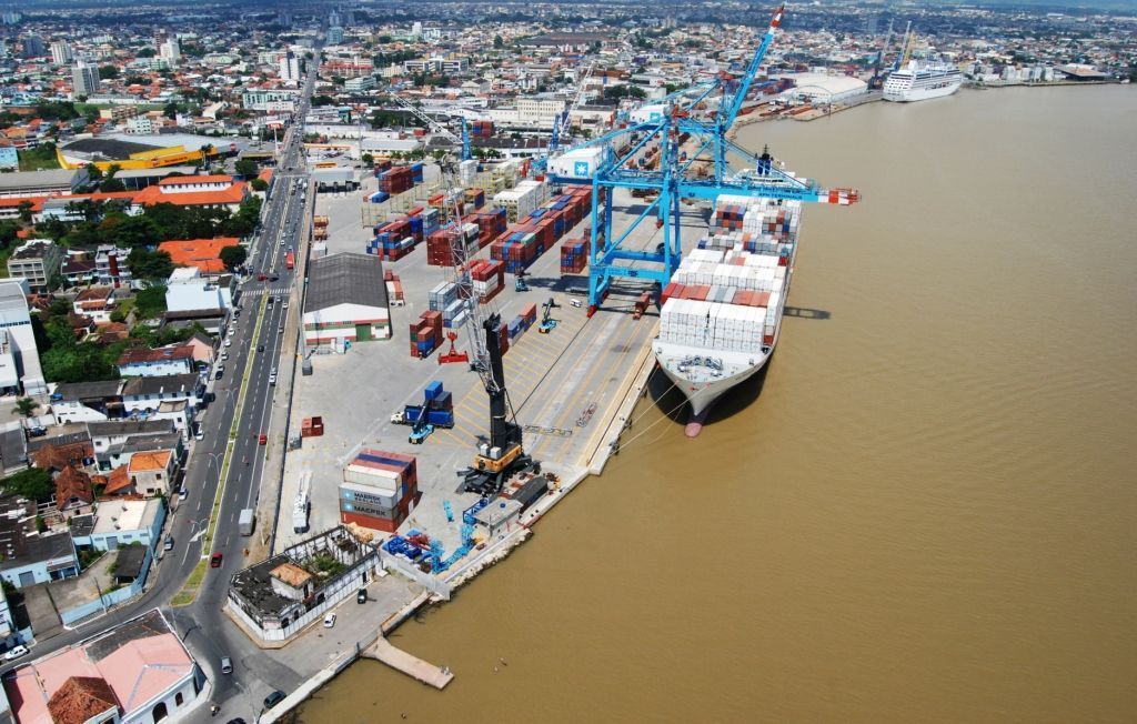Balança comercial tem pior resultado para novembro desde 2021