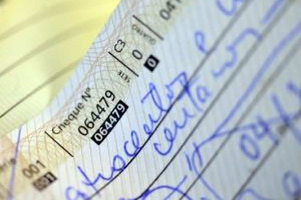 Uso de cheque cai 18% em 2025