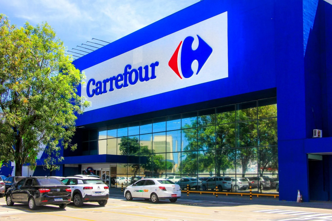 Grupo Pereira compra 21 supermercados do Carrefour