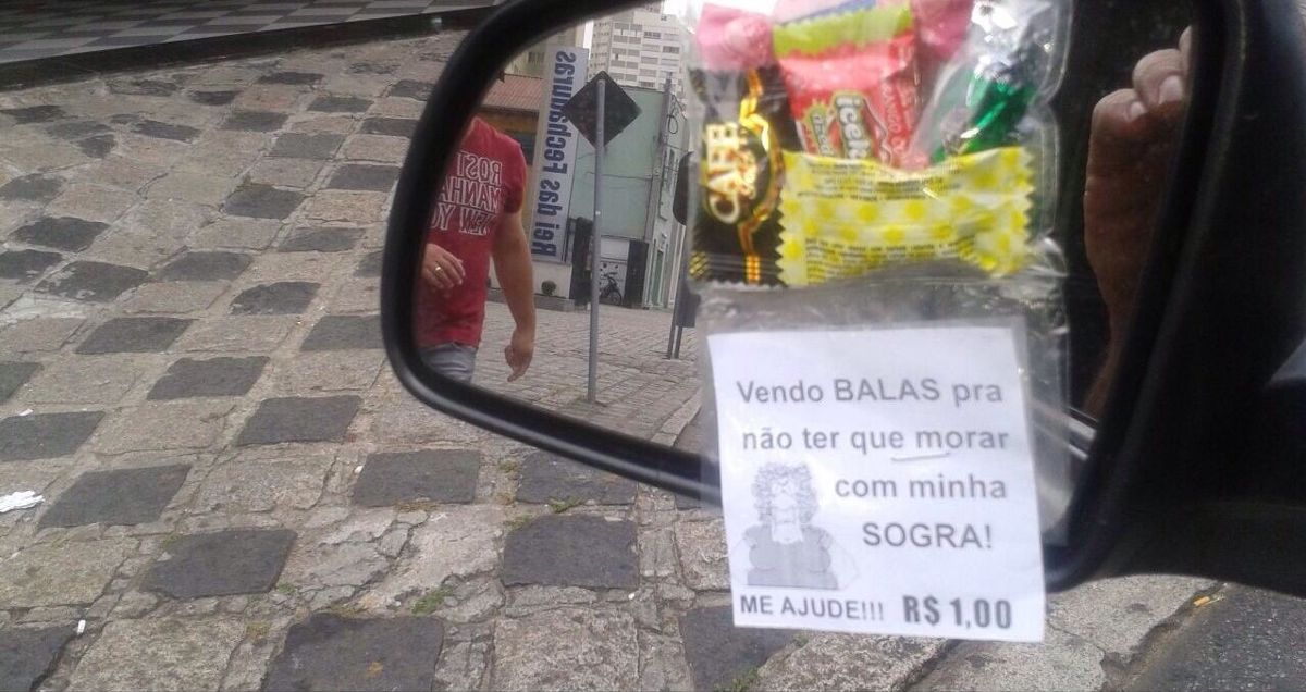 A lição que aprendi com o vendedor de balas do semáforo