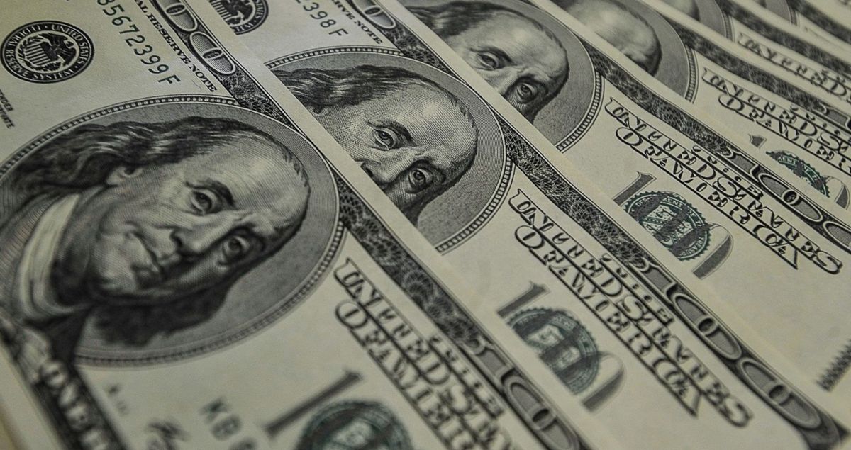 Dólar encosta em R$ 5,20 com isolamento maior nos EUA