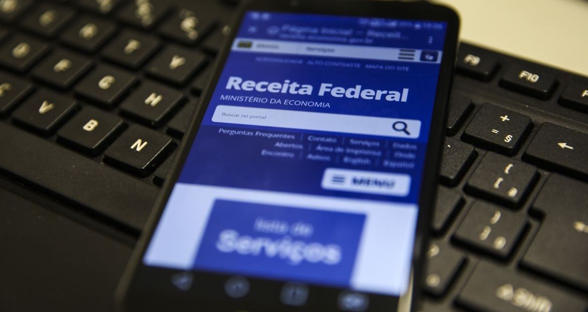 Receita adia entrega do Imposto de Renda para junho