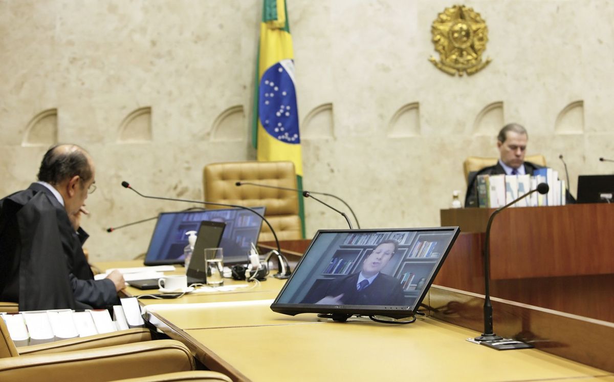 Maioria do STF vota contra aval de sindicatos para suspensão de contrato