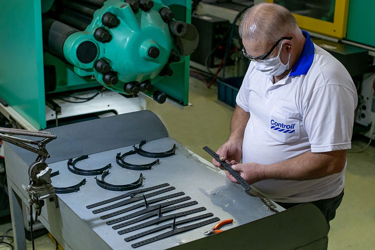 Empresas Randon fabricam peças para protetores faciais