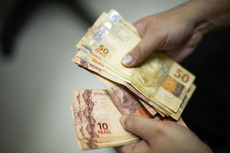 Segunda onda da Covid-19 poderia levar PIB do Brasil a cair até 9,1%
