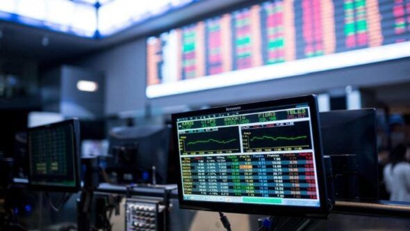 Ibovespa sobe com expectativas de mais estímulos globais