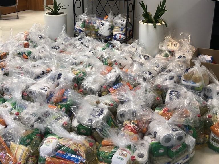 Unicred Desbravadora Sul doa 17,5 toneladas de alimentos para o PR e SC