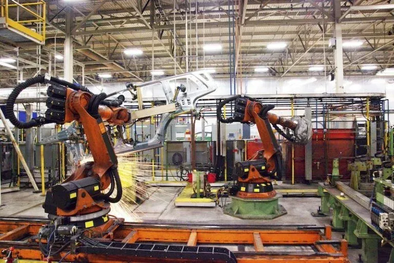 industrial-robots-rawpixel-1-768x513.webp