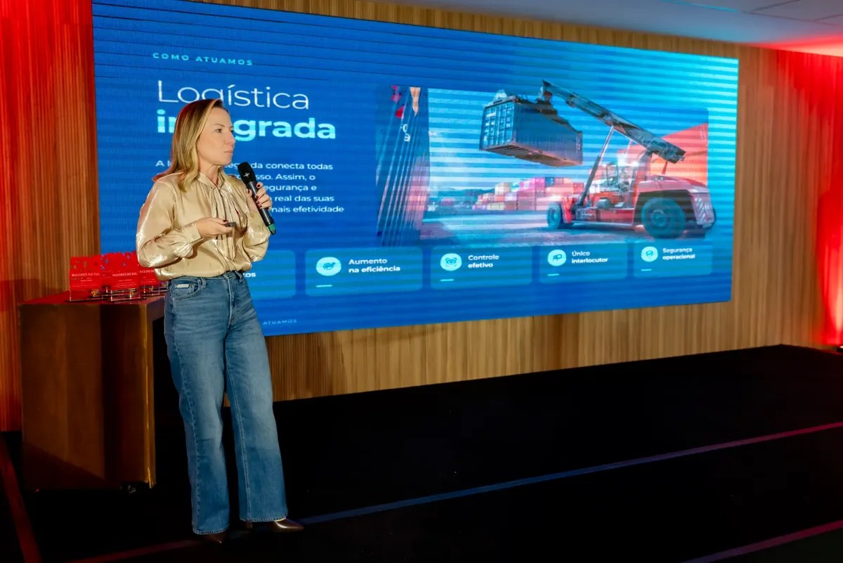 Gabriela Silva gerente de marketing e administrativa de vendas da Multilog..webp