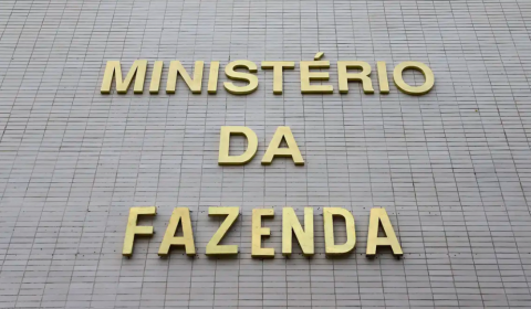 Fazenda reduz previsão oficial de crescimento do PIB para 3%