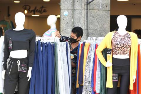 Confiança do comércio tem terceira queda consecutiva