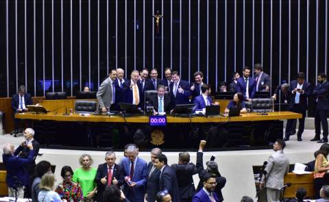 Câmara aprova reforma tributária em segundo turno