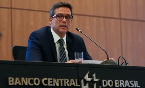 Campos Neto projeta corte de meio ponto na Selic para duas reuniões