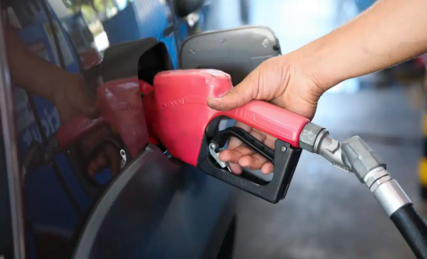 Petrobras anuncia redução de R$ 0,30 no preço do diesel