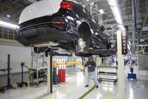 Janeiro fecha com produção estável de automóveis