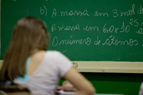 Inflação sobe 0,83% em fevereiro