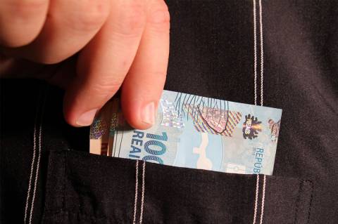 2025: o ano que marcará o adeus ao dinheiro físico?