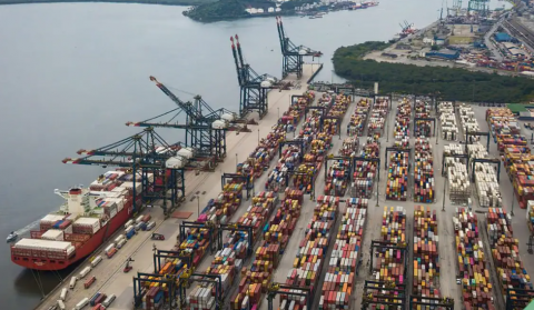 Balança comercial tem superávit de US$ 9 bilhões em abril