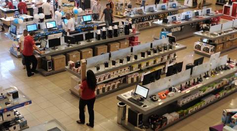 Vendas no varejo avançam 0,9% em abril