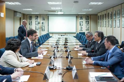 Governo antecipa R$ 680 milhões do ICMS de 2025 ao Rio Grande do Sul