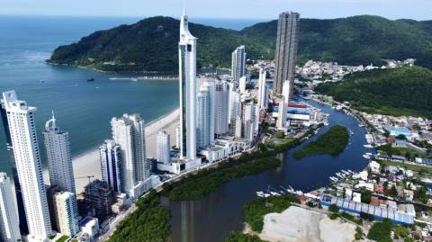 SC tem 4 cidades entre as 5 com maiores preços médios de imóveis