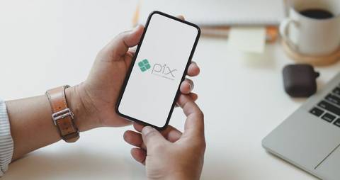 Saiba como não ser enganado pelo golpe do Pix errado