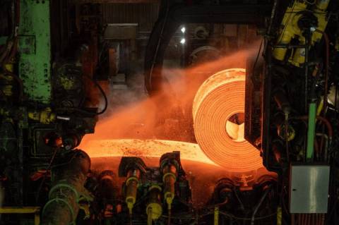 Indústria continua em patamar superior ao do ano passado