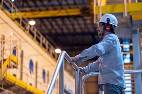 Confiança da indústria sobe pelo segundo mês consecutivo