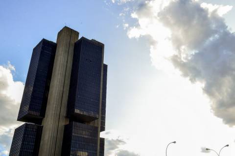 Copom eleva a Selic para 10,75% ao ano