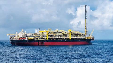 Produção industrial tem leve alta em agosto