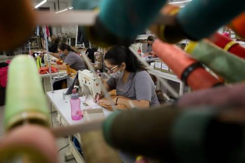 Desocupação cai para 6,4% no trimestre encerrado em setembro