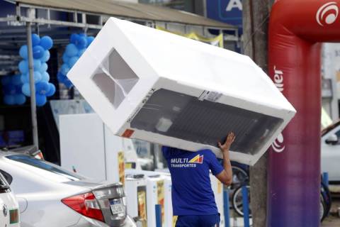 Intenção de consumo das famílias cai pelo quinto mês consecutivo