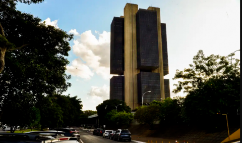 Banco Central decide aumentar juros para 12,25% ao ano