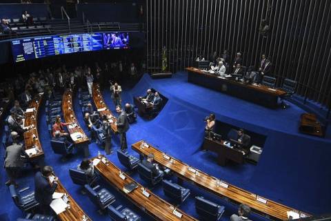 Senado aprova limite de gastos