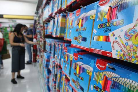 Confiança do varejo cai em janeiro