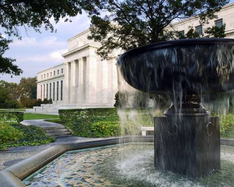 Fed mantém juros inalterados