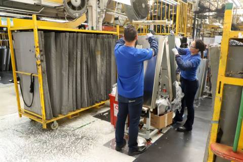 Brasil criou quase 432 mil empregos formais em fevereiro