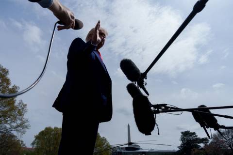 Após retaliação da China, Trump diz que sua política não mudará