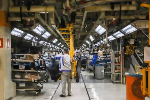 Março foi marcado por recuo na produção de automóveis