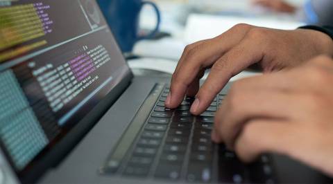 Setor de serviços retoma crescimento em fevereiro