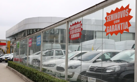 Venda de veículos financiados tem queda em março