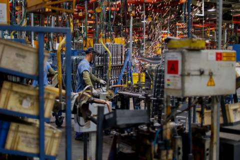 Empresários da indústria seguem pessimistas