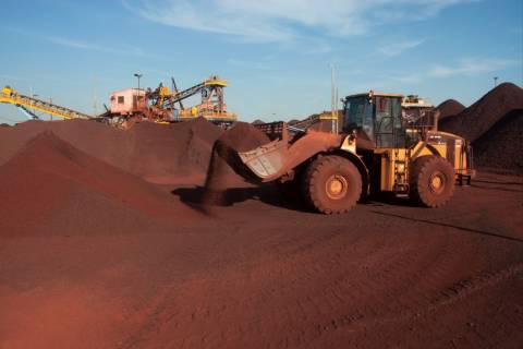 Indústria nacional cresce 0,1% em abril