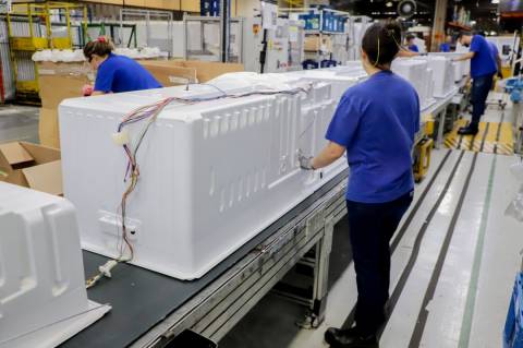 Indústria eletroeletrônica prevê retração neste semestre